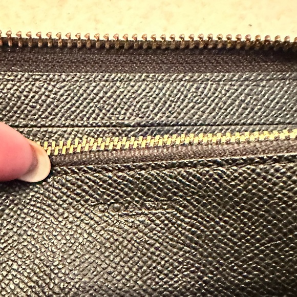 Coach | Black Leather Continental Zip Around Wallet - Picture 10 of 10